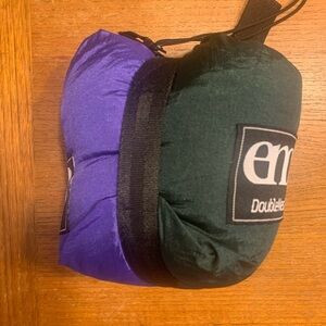 eno DoubleNest Compression Sack in Purple & Dark Green